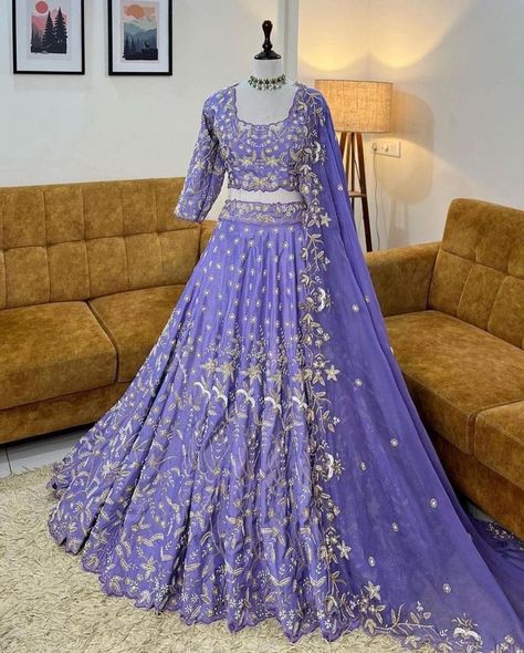 Lhnga Design Latest, Lehenga Saree Design, Simple Lehenga, Latest Bridal Lehenga, Half Saree Lehenga, Indian Subcontinent, Wedding Lehenga Designs, Lehenga Designs Simple, Latest Bridal Dresses