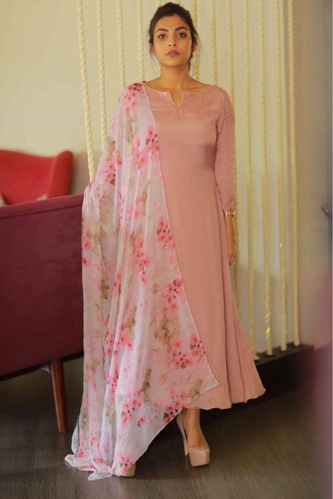 Pastel Colour Churidar Designs, Plain Georgette Churidar Designs, Plain Organza Kurti Designs Latest, Churidhar Designs For Wedding, Organza Chudidhar Models For Stitching, Plain Churidar Designs Ideas, Georgette Kurtis Designer Plain, Churidhar Designs For Stitching, Plain Kurti Designs