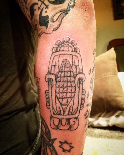 Aztec Corn Tattoo, Maize Tattoos, Corn Tattoo, Dawn Jewelry, Poked Tattoo, Mens Tattoos, Sick Tattoo, Hand Poked Tattoo, Aztec Art