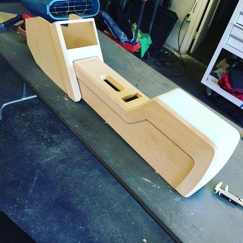 Vw Pointer, Custom Center Console, Car Interior Upholstery, Custom Car Audio, Car Interior Diy, Automotive Upholstery, Мотоциклы Cafe Racers, Custom Consoles, Car Console