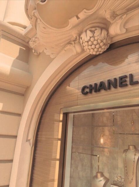 #aesthetic #chanel #branded #design #designer #expensive #shop #instagram #trendy #edited #collage ———————————————————————————— (not my picture <3) Chanel Store, Chanel