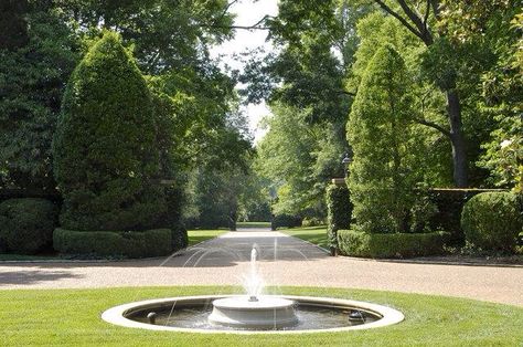 Perfect driveway Cherating, Entrance Landscaping, Driveway Entrance Landscaping, Water Fountain Design, Landscape Stairs, Fountain Garden, Modern Fountain, Water Body, Driveway Landscaping