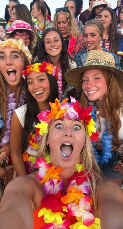 Aloha Football Theme Outfits, Hawian Themed Outfits Football Game, Tropical Hoco Theme Outfit, Hawian Theme Outfits, Hawaiian Theme Outfit Women, Hawaiian Football Theme, Hawian Outfits Party, Beach Theme Football Game Outfits, Hawaiian Football Theme Outfit