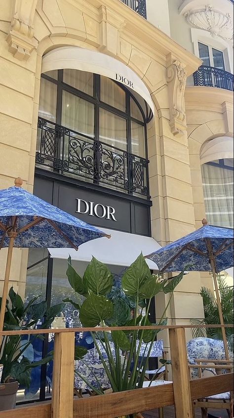 Dior Cafe Paris, Monaco Shopping, Free Book Cover Design, Dior Cafe, Best Book Cover Design, Good Apps, Ios 11 Wallpaper, Dior Aesthetic, Best Book Covers