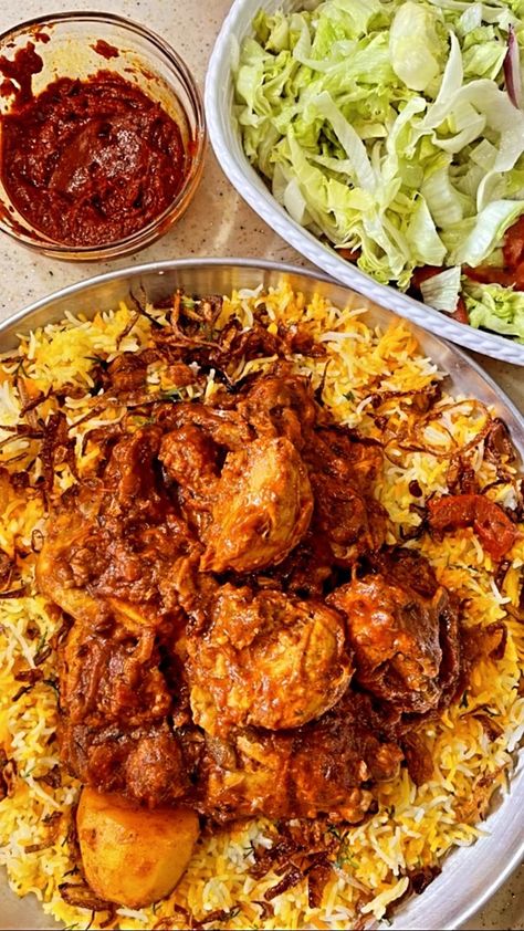 Let’s make my easy Swahili Chicken... - Chef Ali Mandhry Kenyan Food, Thick Stew, Budget Family Meals, Shrimp Recipes For Dinner, Yellow Foods, Family Feast, Food Board, Food Recepie, Easy Family Meals