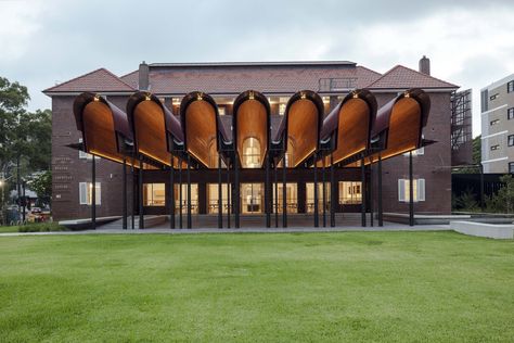 Green Square cultural precinct ‘breathes new life’ into heritage hospital buildings | ArchitectureAU Peter Stutchbury, Architecture Renovation, Steel Cladding, Recycled Brick, Public Architecture, Australian Architecture, Architecture Awards, Adaptive Reuse, Coastal Landscape