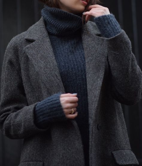 Minimalist Moda, Cardigan Blazer, Dark Academia Fashion, Academia Fashion, Fashion Mode, Looks Style, Mode Inspiration, Minimal Fashion, Look Fashion