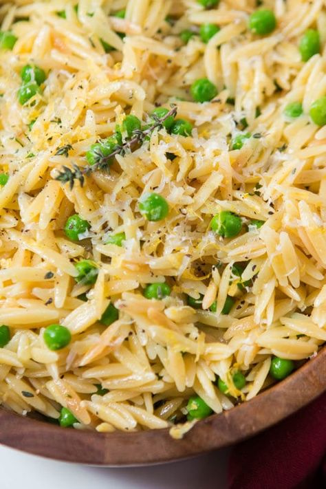 Lemon Orzo with Parmesan & Peas (Quick and Easy!) Orzo Recipe, Pasta Food Recipes, Lemon Orzo, Oh Sweet Basil, How To Cook Orzo, Orzo Recipes, Soft Foods, Pea Recipes, Pasta Food