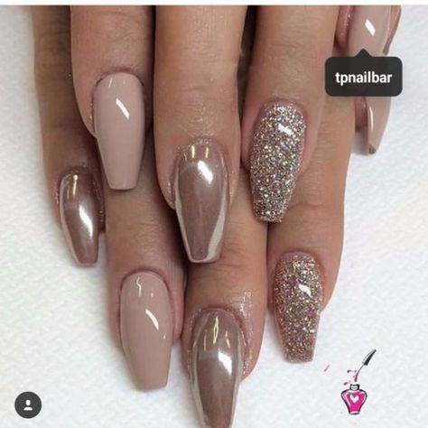 New Years Eve Nail Art, New Years Eve Nail, Drinking Champagne, Nye Nails, New Years Nail Designs, New Years Eve Nails, Nagellack Trends, Dry Nails, Nail Designs Glitter