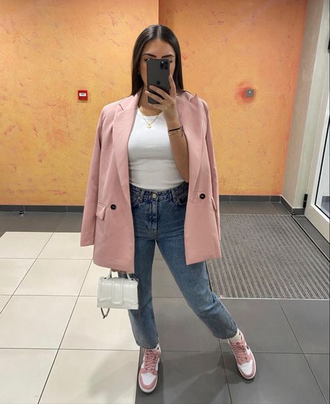 Stylish Business Outfits, Dunk Outfit, Dunks Outfit, Zara Drip, Mode Zara, Professional Outfits Women, Effortlessly Chic Outfits, Causal Outfits, Causual Outfits