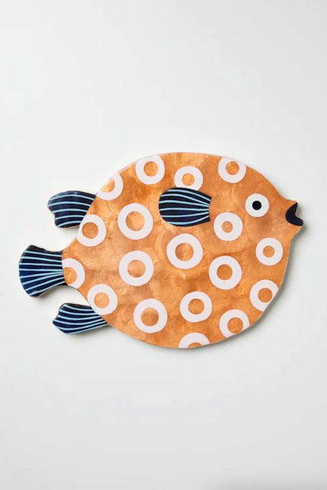 Ceramics Wall Decor, Ceramic Fish Wall Art, Comet Fish, Fish Pottery, Pottery Wall Art, Fish Ceramic, Circle Patterns, Colourful Fish, Fish Craft