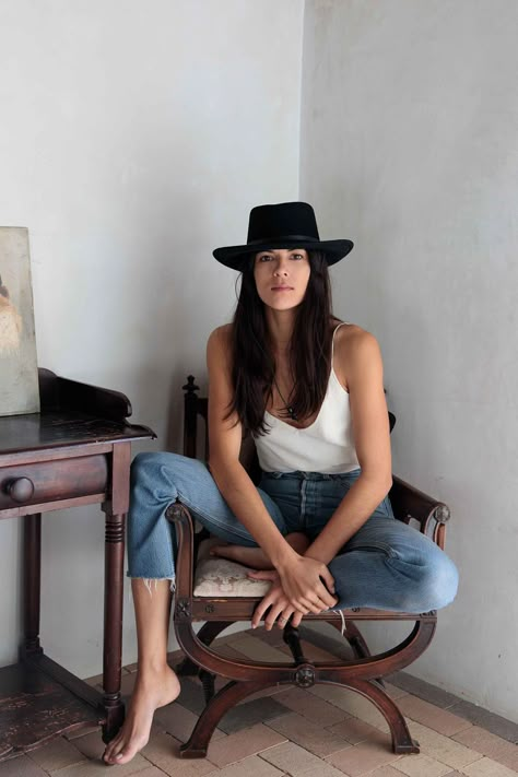 Minimalist Summer Outfit, Fedora Hat Outfits, Tasya Van Ree, Gambler Hat, Old Western, Hat Outfit, Fashion Victim, Branding Photoshoot, Outfits With Hats