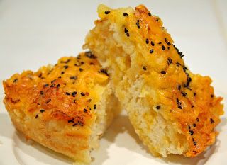 Southern Lady's Recipes: Onion Cheese Supper Bread Onion Cheese Bread, Poppy Seed Bread, Onion Bread, Biscuit Mix, Supper Recipes, Onion Recipes, Cheese Bread, Saute Onions, Bread Basket