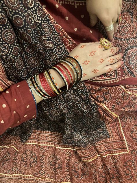 Eid celebrate with bangles and ajrak outfit Eid Aesthetic, Boys Dps, Hijab Fashion, Jeans Style, Desi, Outfit Ideas, Bangles, Celebrities, Pattern