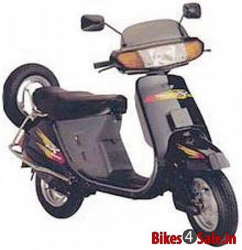 Kinetic Honda Scooter, Yamaha Scooter, Bike Concept, Honda Scooters, Childhood Things, Vespa Px, Indian Family, College Tuition, Vintage India