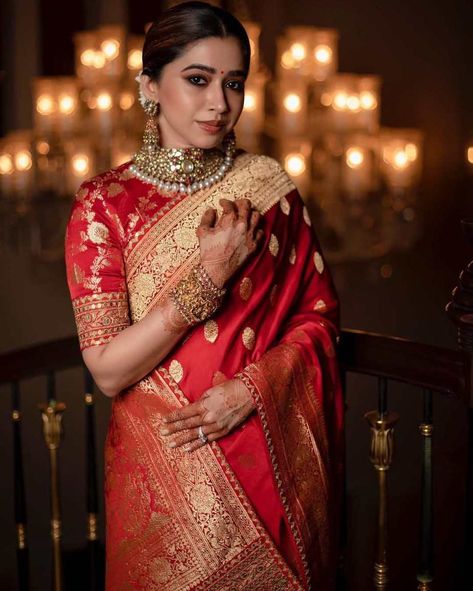 Aarti Ravi in a red saree by Sabyasachi Aarti Ravi, Red Saree Wedding, Saree Hairstyles, Bridal Sarees South Indian, Indian Bridal Sarees, Couple Wedding Dress, Wedding Lehenga Designs, Wedding Blouse Designs, Saree Designs Party Wear