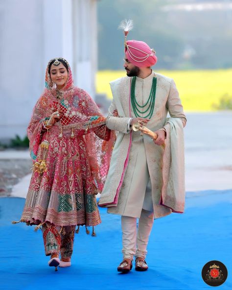 Sherwani Groom Punjabi, Sikh Bridal Outfits, Punjabi Bride And Groom Outfits, Wedding Punjabi Suits Brides, Punjabi Sherwani Grooms, Bride And Groom Dress Combination Indian, Punjabi Wedding Couple Outfit, Sikh Wedding Dress Punjabi Bride, Anand Karaj Suit