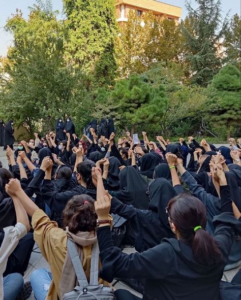 Woman Life Freedom / Iranian people are fighting for their freedom Iranian People Protest, Iran People, Women Protesting, Iran Revolution, Womens Protest, Women Freedom, Woman Life Freedom, Women In Iran, Profile Picture Images