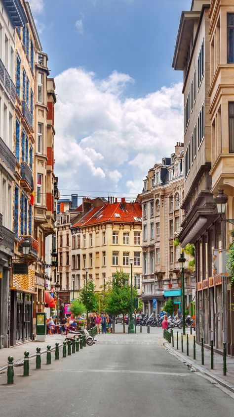 #Bruselas #Bélgica #Calles Belgium Travel, Western Europe, World Traveler, Travel Bucket List, Brussels, Czech Republic, Cool Places To Visit, Photography Inspiration, Belgium