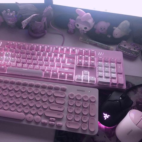 Pfp Aesthetic Pink, Pink Games, Computer Set, Aesthetic Bedroom Ideas, Video Game Room Design, Pfp Aesthetic, Gaming Room Setup, Cute Room Ideas, Gamer Room