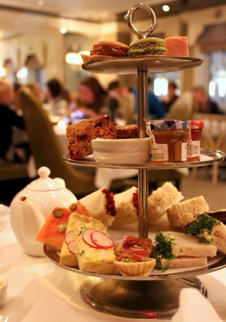 Bergdorf Goodman Restaurant in NYC reviews, menu, reservations, delivery, address in New York Bergdorf Goodman Nyc, Restaurant New York, Nyc Restaurants, Creamy Sauce, High Life, Menu Restaurant, Bergdorf Goodman, Afternoon Tea, Breakfast Brunch