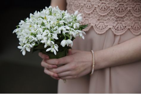 Blue Sky Photography - All Snowdrop Bouquet Snowdrop Bouquet, Edinburgh Photography, Paper Flowers Wedding Bouquet, First Flowers Of Spring, Wedding Flower Ideas, Early Spring Wedding, Blue Sky Photography, British Wedding, Theme Nature