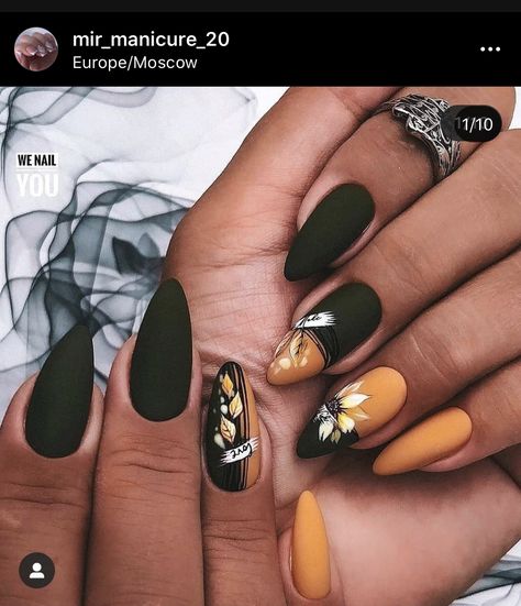 Hot Nail Designs, Fall Nail Art Designs, Fall Acrylic Nails, Almond Nails Designs, Thanksgiving Nails, Glam Nails, Fall Nail Art, Hot Nails, Orange Nails