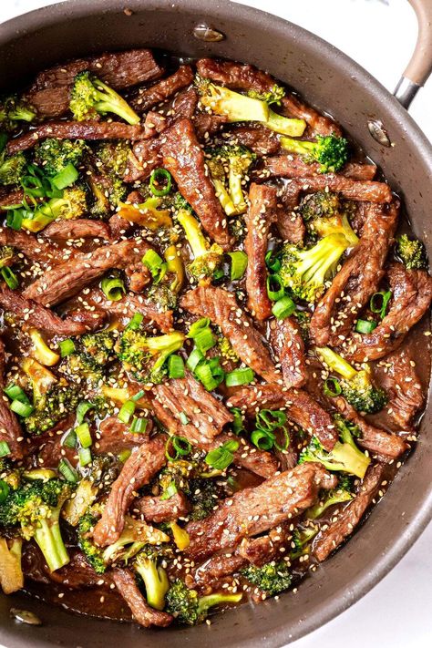 Beef and Broccoli with the Best Sauce - Top Recipes Low Sodium Beef And Broccoli, Spicy Beef And Broccoli, Mongolian Beef And Broccoli Recipe, Mongolian Beef And Broccoli, Meals Asian, Beef And Broccoli Sauce, Easy Mongolian Beef, Beef And Broccoli Recipe, Beef Steak Recipes