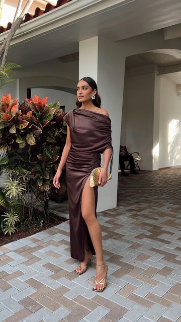 Rachel Love on Instagram: "GRWM // a Saturday wedding 🤎 linking everything in my “November reels” highlight . . . . . . . . #weddingguest #weddingattire #weddinglook #weddingguestdresses #formalwedding #weddingguesthair" Earthy Tone Dress, Earthy Tone Wedding Dress, Brown Wedding Guest Outfit, Earth Tone Wedding Guest Outfits, Earth Tone Dresses Wedding Guest, November Wedding Guest Dress, Marrakesh Wedding, Brown Dresses Formal, Cocktail Dress Code