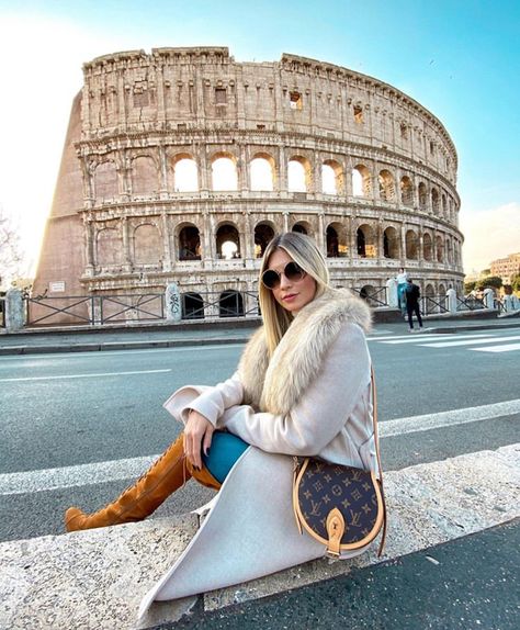 Winter Trip, Winter Travel, Leaning Tower Of Pisa, Travel Outfit, Photo Ideas, What To Wear, Madrid, Winter Outfits, Louvre