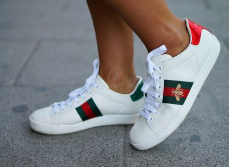 Tenis Gucci, Gucci Bee, Cheap Gucci, Gucci Sneakers, Cute Sneakers, Shoe Lover, Gucci Shoes, Shoe Game, Sneaker Head