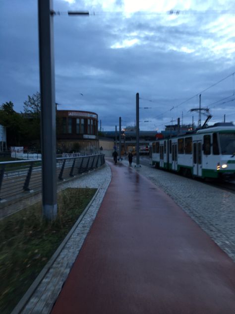 Cold School Morning Aesthetic, Morning Commute Aesthetic, Early Dark Morning Aesthetic, Early Morning Aesthetic Dark, Dark School Morning, Early School Morning Aesthetic, Dark Morning Aesthetic, Cold Morning Aesthetic, Rainy Morning Aesthetic