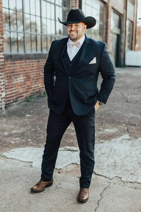 Cowboy Wedding Attire Mens Black, Tux With Boots Wedding, Men Suit With Cowboy Boots, Suits And Boots Men, Big And Tall Tuxedo Mens Fashion, Men Wedding Outfit With Boots, Cowboy Boot Suit Men, Western Wedding Suits Groom, Big Groom Attire