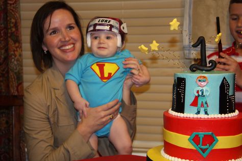 Kathryn Whitaker shares ten ways to celebrate your preemie's birthday. Her ideas include every family, whether there is reason to celebrate or an opportunity to remember. Pediatric Pt, Preemie Mom, Preemie Babies, Group Ideas, Miracle Baby, Parent Support, Insurance Companies, Birthday Planning, Newborn Care