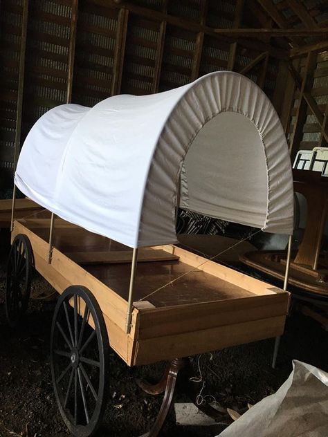 Chuck Wagon Decorations, How To Make A Covered Wagon Table, Diy Wagon, Country Western Parade Float, Chuck Wagon Diy, Western Theme Parade Float Ideas, How To Make A Covered Wagon Project, Chuck Wagon Party Western Theme, Covered Wagon Project Kids