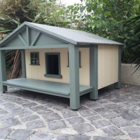 Cat House Outdoor Winter, Cat House Outdoor, Cat Shelters, Outdoor Cat Shelter, Feral Cat Shelter, Dogs House, Cardboard Cat House, Cat Patio, Cool Dog Houses