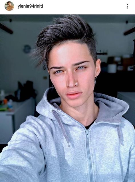 Tomboy Ylenia Riniti LGBT Lesbian Lesbian Haircut Short, Wavy Quiff, Masc Lesbian Haircut, Ylenia Riniti, Dreadlocks Undercut, Ruby Rose Hair, Lesbian Hair, Lesbian Haircut, Masc Lesbian