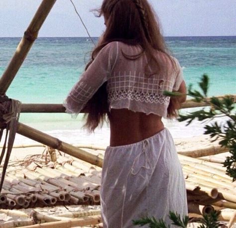 Brooke Shields Blue Lagoon, Blue Lagoon Movie, Brooke Shields, Island Girl, Blue Lagoon, Pink Print, Hot Summer, The Ocean, A Woman