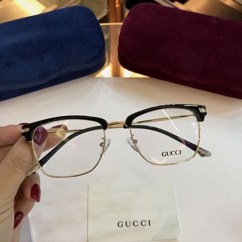 GUCCI_320 Che Guevara Art, Best Poses For Men, Fashion Eye Glasses, Poses For Men, Eye Glasses, Cat Eye Glass, Gucci, Sunglasses