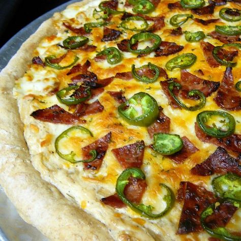 Jan's Jalapeno Popper Pizza Recipe | Allrecipes Jalapeno Popper Pizza, Pizza Calories, Pulled Pork Pizza, Paleo For Beginners, Jalapeno Popper, Low Carb Pizza, Spicy Food, Bbq Pulled Pork, Pizza Pizza