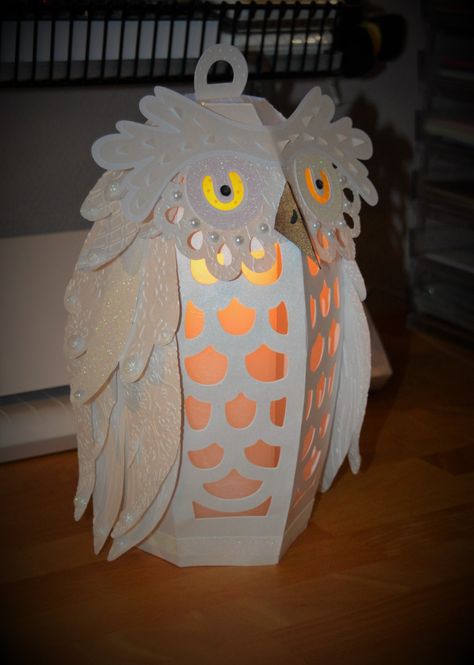 Autumn Song, Owl Lantern, Stamping Techniques Card Tutorials, Bird Template, Paper Lanterns Diy, Box Templates, Art Appliqué, Cricut Halloween, Hoot Owl