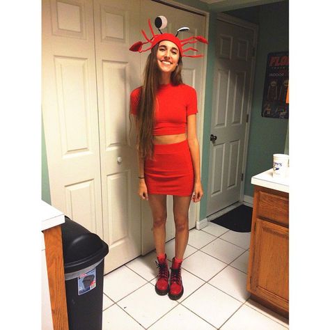 76 Halloween Costumes For Women That Are Seriously GENIUS Lobster Costume Womens, Lobster Halloween Costume, Crab Costume Women, Diy Lobster Costume, Crab Makeup, Forest Outfits, Astrology Party, Crab Outfit, Crab Costume