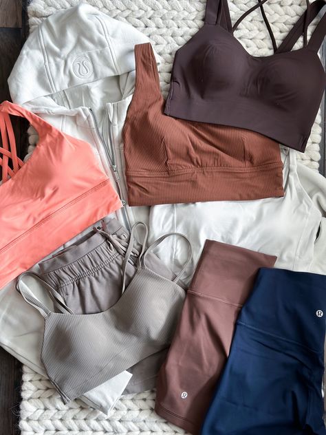 Lululemon Outfit Ideas Lulu Girl, Lululemon Haul, Lululemon Aesthetic, Lululemon Set, Shorts For Summer, New Tops, Christmas Wishlist, Sport Girl, Biker Shorts