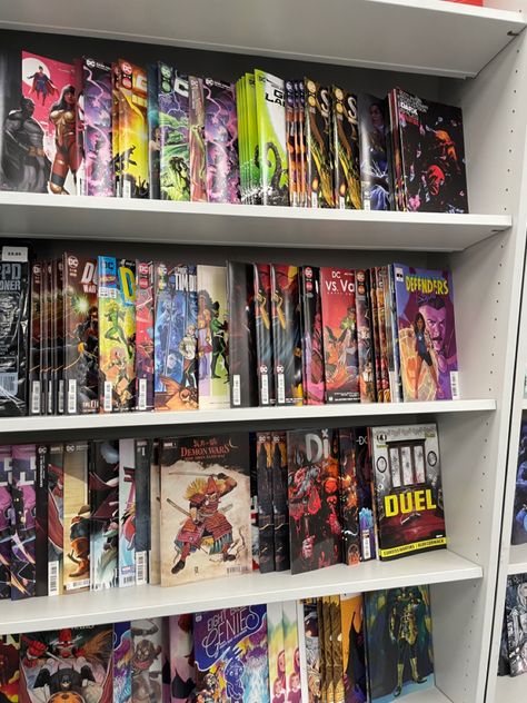 Comic store Comic Book Setup, Comic Shelf, Comic Shop Aesthetic, Comics Aethstetic, Comic Collection Display, Comic Book Aesthetic, Spiderman Room Decor, Batman Girl, Spiderman Room