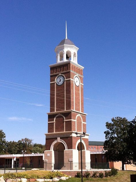 Clock tower Freed-Hardeman University Freed Hardeman University, Big Clocks, Building Aesthetic, Vintage Clocks, Churches Of Christ, Watch Tower, Lego Projects, Telling Time, Tick Tock