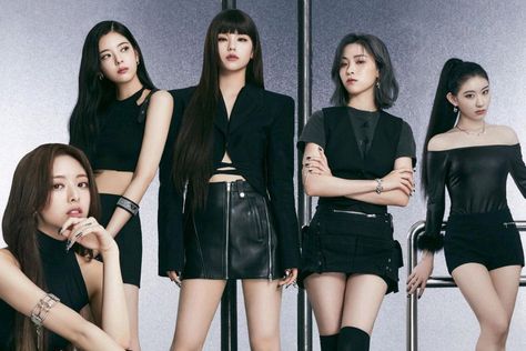 Checkmate Itzy Concept Photos, 5 Member Group Photo, Itzy Cheshire Concept Photo, Itzy Ot5 Photoshoot, Cheshire Concept Photo, Itzy Cheshire Concept, Itzy Group, Itzy Cheshire, Black Icon