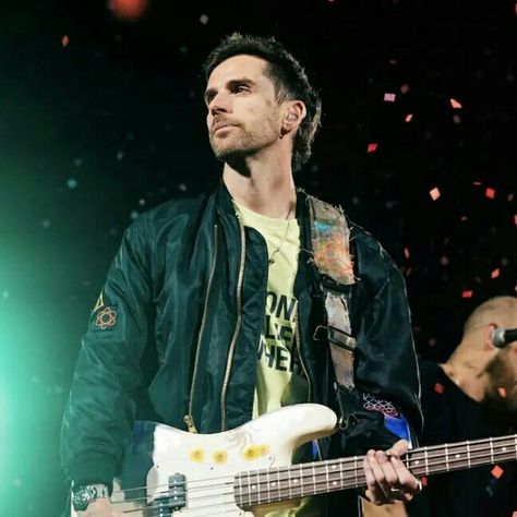 Guy Berryman, Music Of The Spheres, Coldplay Chris, Coldplay Music, Jonny Buckland, Chris Martin, Band Pictures, Coldplay, Music Is Life