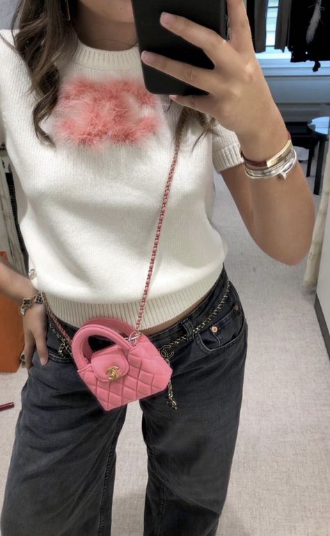 Pink Channel, Chanel Bag Outfit, Aesthetic Luxury, Bag Outfit, Outfit Cute, Paris Outfits, Cute Aesthetic, Casual Style Outfits, Looks Vintage