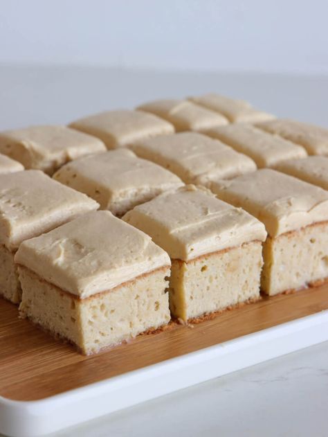 Peanut Butter Tres Leches Cake, Butter Pecan Tres Leches Cake, Peanut Butter Tres Leches, American Meals, Tres Leches Recipe, The Cooking Foodie, Peanut Butter Dessert Recipes, Tres Leches Cake Recipe, Famous Desserts