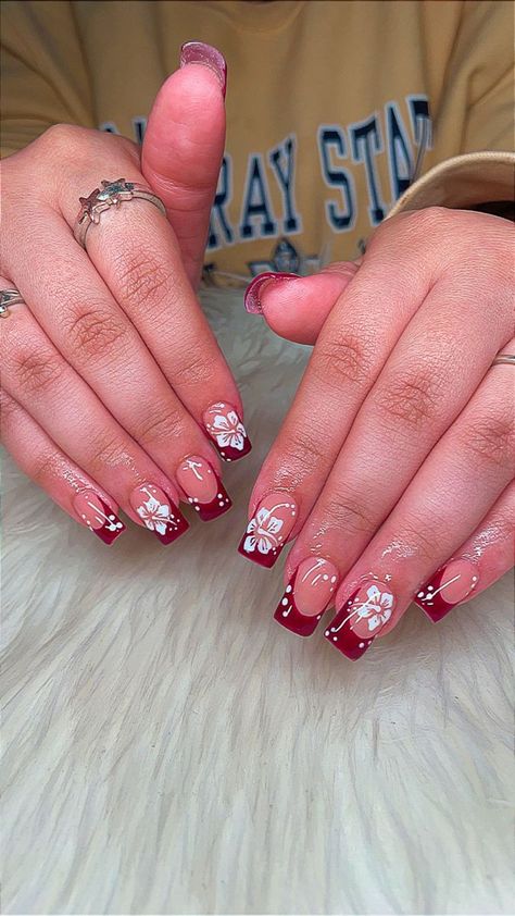 Acrylic Nails With Hawaiian Flower, Hawaiian Flower Nails Square, Hawaiian Flower Nails Short Square, Short Hawaiian Flower Nails, Short Square Flower Nails, Summer Nails 2023 Gel Short Square, Red Hibiscus Nails, Simple Hawaii Nails, Short Hibiscus Nails